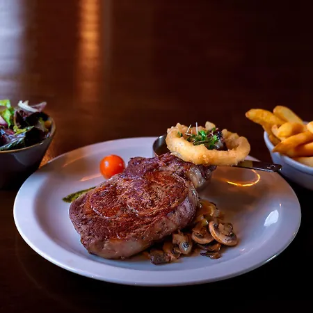 The Gateway 3* Swinford