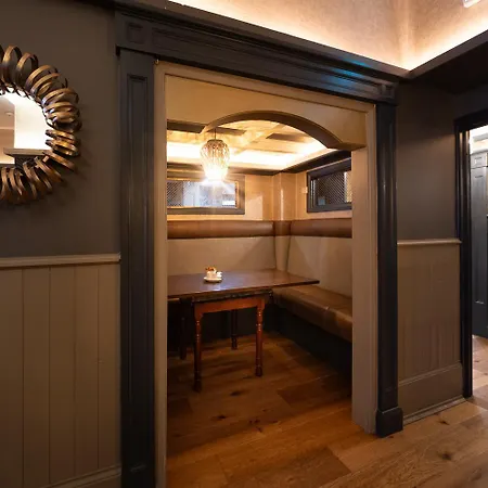 Hotel The Gateway