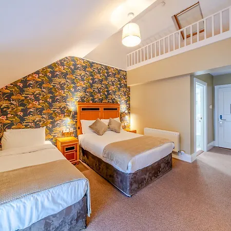 The Gateway 3* Swinford
