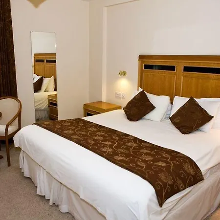 The Gateway Hotel