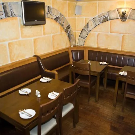 The Gateway 3* سوينفورد
