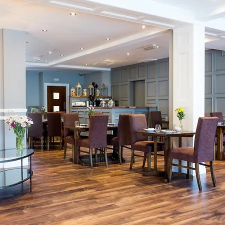 The Gateway Hotel