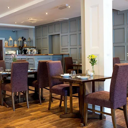 The Gateway Hotel 3*
