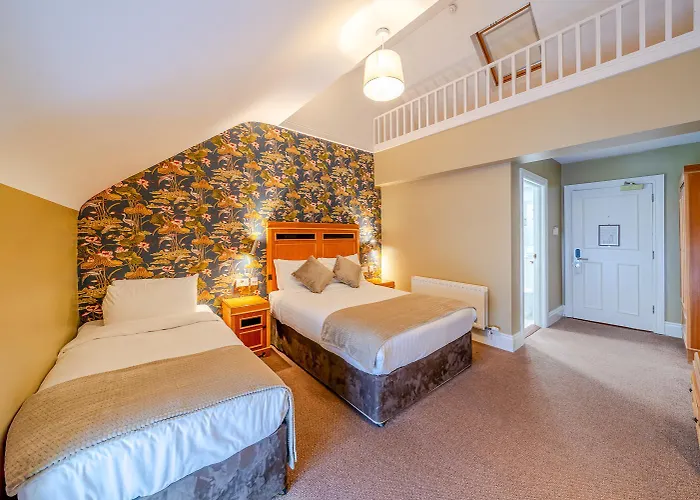 The Gateway 3* Swinford