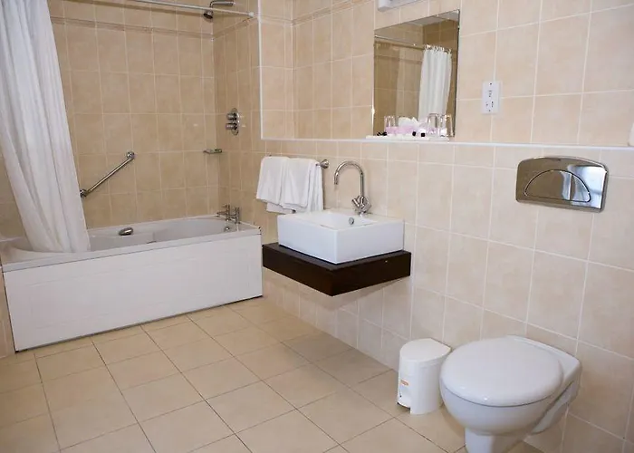 The Gateway 3* Swinford