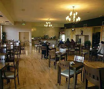 The Gateway 3* Swinford